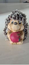 Picture of Igel Braun mit Apfel  9x9x10.5 cm